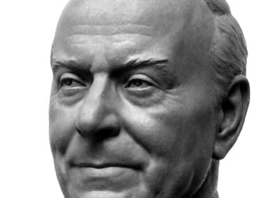 commissioned portrait Sergey Eylanbekov 16-portrait-bust-of-president-h-aliyev-clay