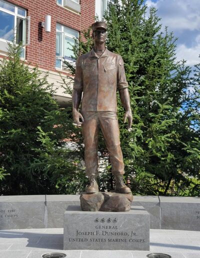 2-Sergey Eylanbekov-Sculpture of General Dunford