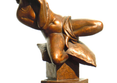 Generic Sculptures 23-playful-model_front