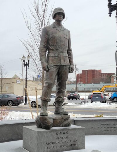 7-Sergey Eylanbekov-Sculpture of Gen Sullivan